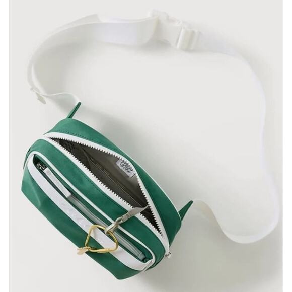 NWT Athleta All About LARGE BELT BAG Chest Crossbody Bag Fanny Pack GREEN - Picture 4 of 4